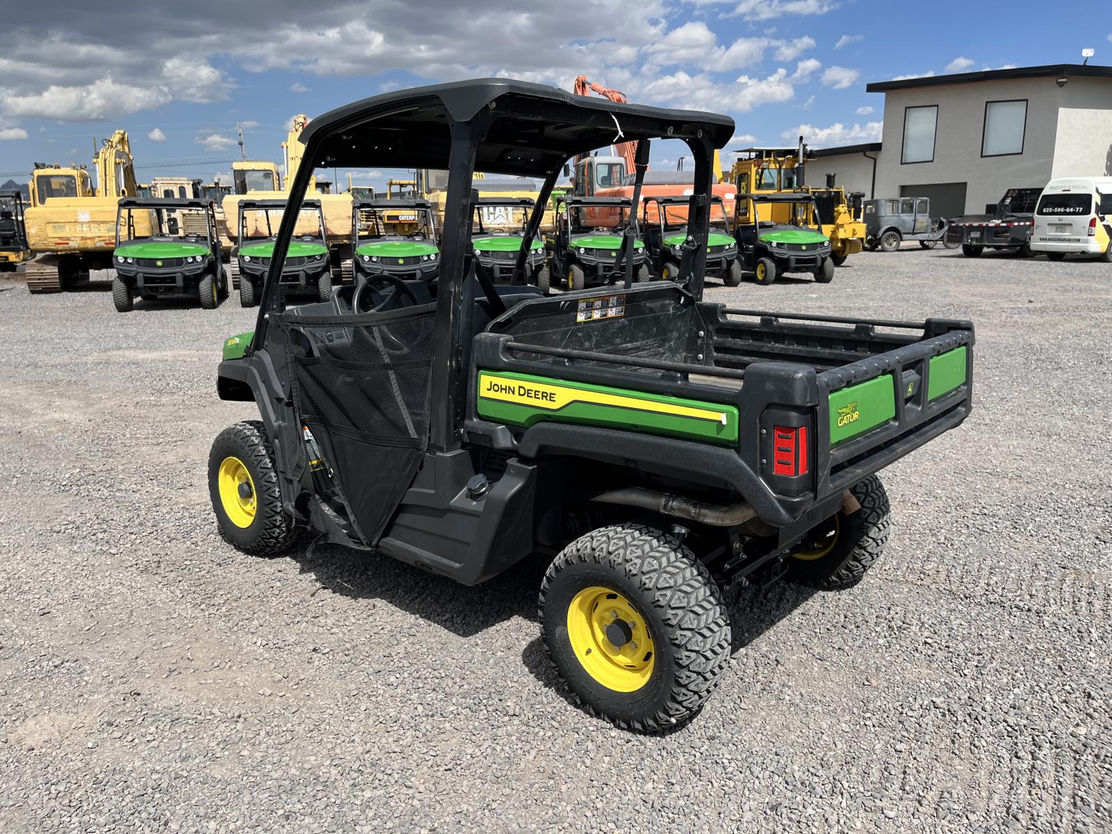 ./imagenes/INVOICE/2019/18253/JOHN DEERE XUV835E (9).JPG